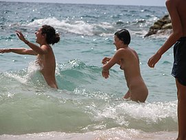 photos of families in naked beach