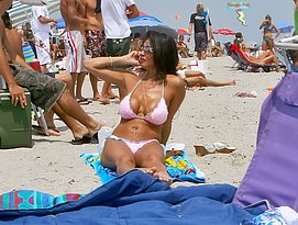 hot sexy big tit beach babes