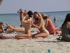 natural beach tits