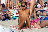 girl nude beach
