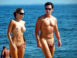 naked nude women exhibitionists nudists